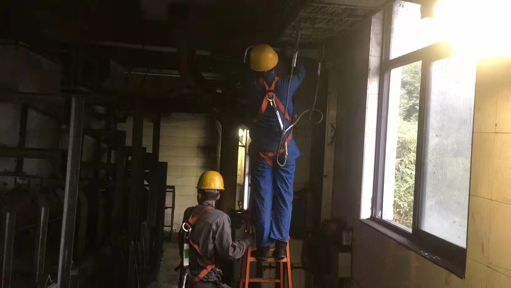 1637722678328093579.jpg 人員定位施工